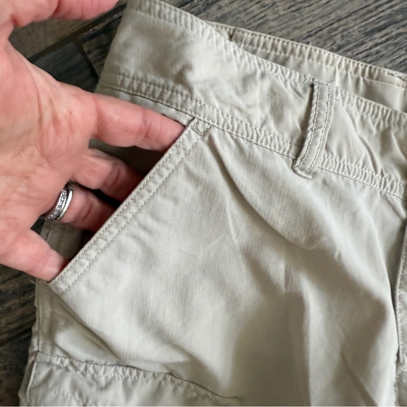 COLUMBIA Saturday trail pant convertible Cargo Pants shorts size 2 short Tan - Picture 6 of 16